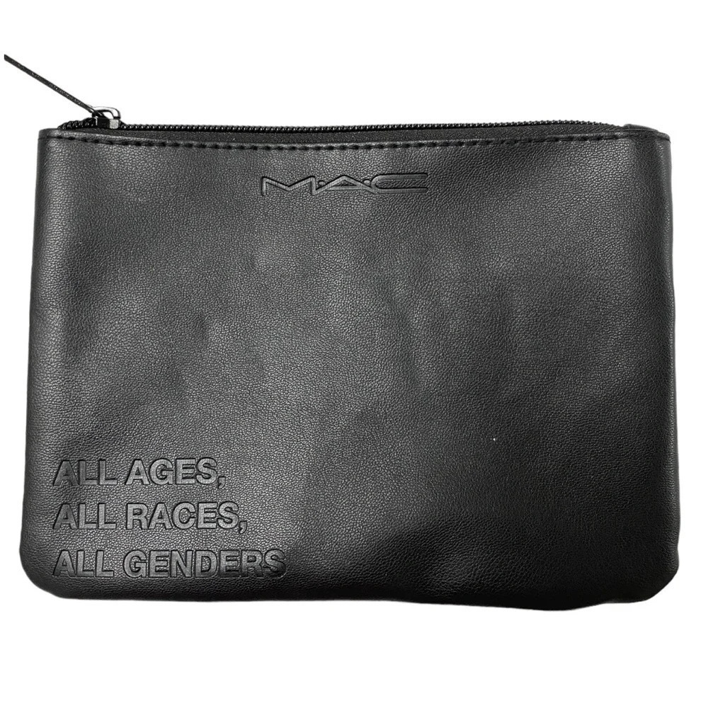 MAC All ages‎ All races All genders make up bag